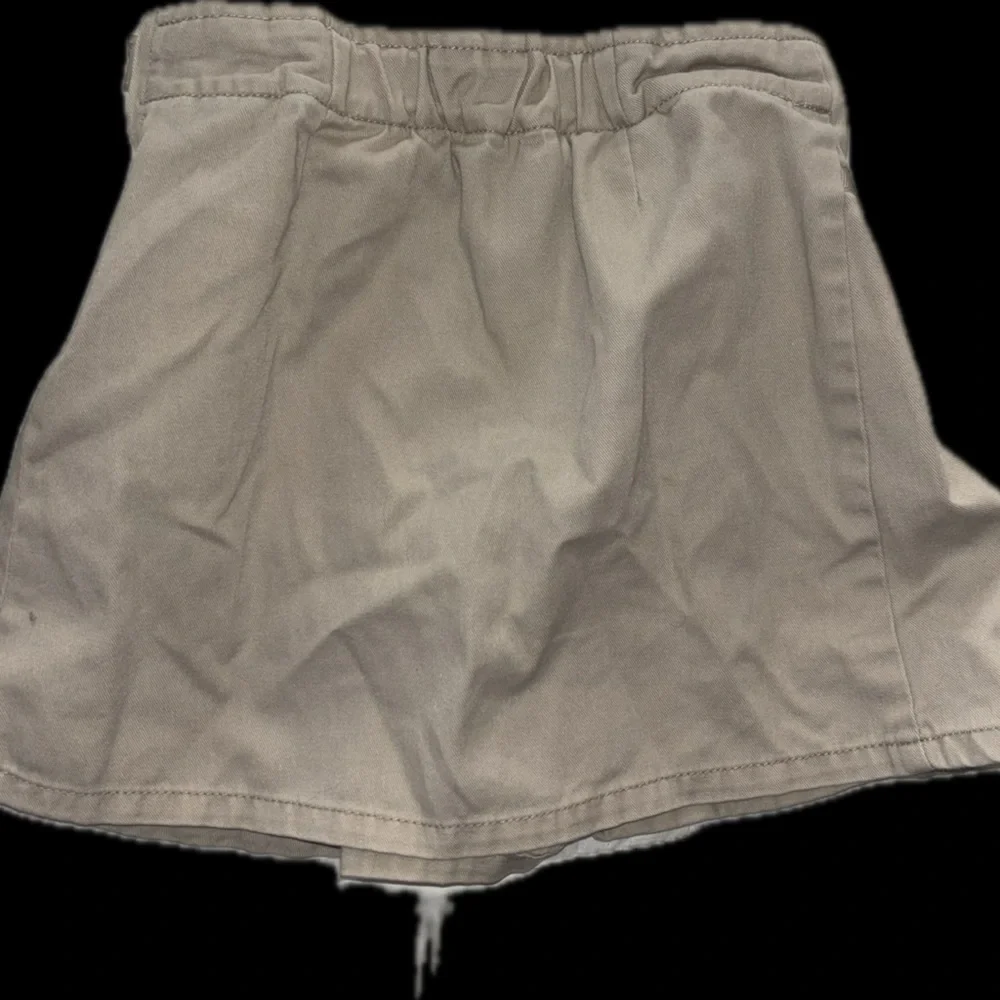 Adorable pleated stretchy cotton girls 5y school khaki skirt like new - Picture 5 of 8